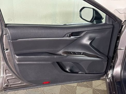 Used 2022 Toyota Camry LE FWD image 10