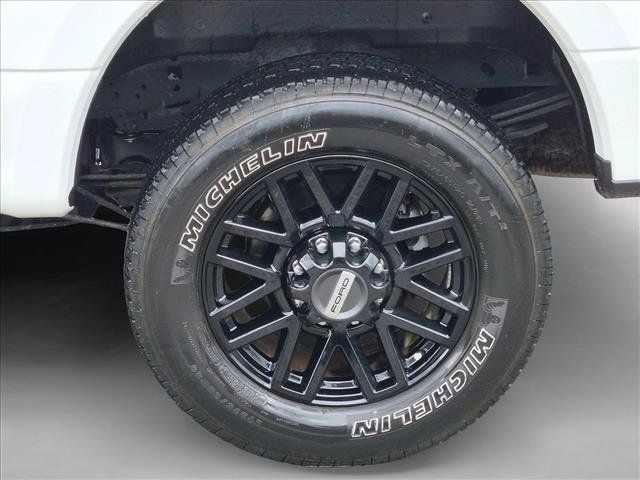 Used 2022 Ford F250 Lariat w/ Black Appearance Package AWD/4WD image 22