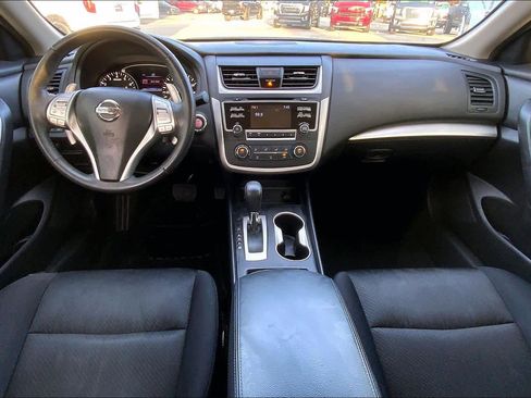 Used 2017 Nissan Altima 2.5 SR w/ Midnight Edition Package image 16