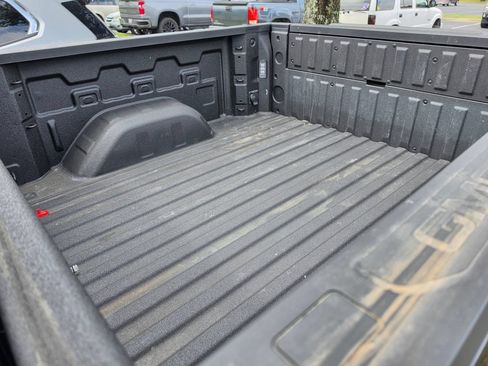Used 2024 GMC Sierra 1500 AT4 w/ AT4 Premium Package AWD/4WD image 5