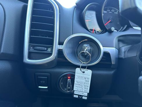 Used 2016 Porsche Cayenne AWD/4WD image 38