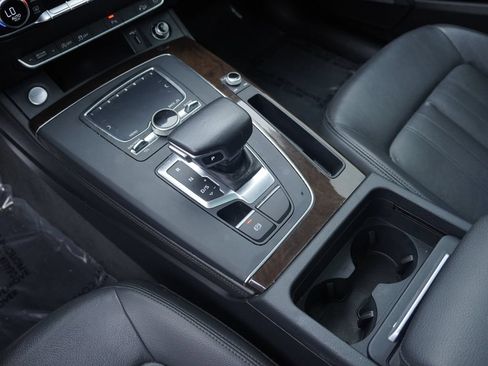 Used 2019 Audi Q5 Premium Plus w/ Premium Plus Package AWD/4WD image 20