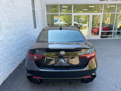 Used 2021 Alfa Romeo Giulia Quadrifoglio image 27