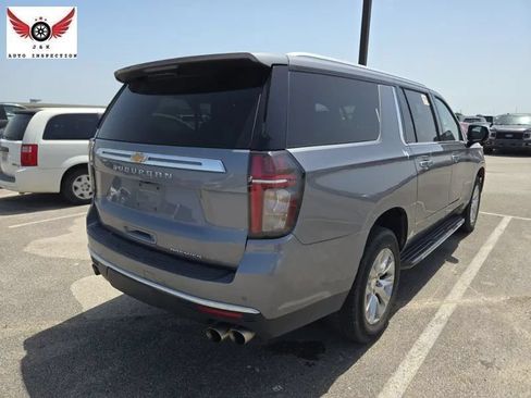 Used 2021 Chevrolet Suburban Premier w/ Premium Package AWD/4WD image 4