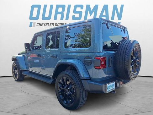 Certified 2025 Jeep Wrangler Unlimited Sahara AWD/4WD image 4
