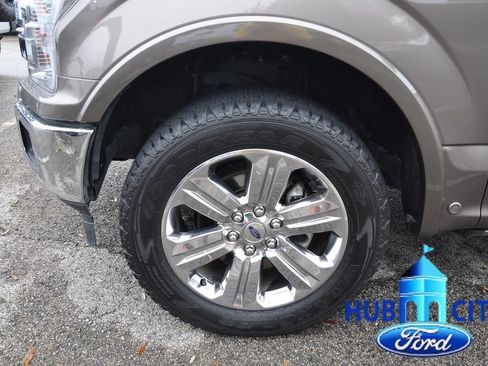 Used 2019 Ford F150 Lariat w/ Equipment Group 502A Luxury AWD/4WD image 9