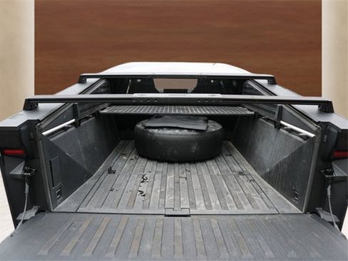 Used 2025 Tesla Cybertruck AWD Crew Cab image 9