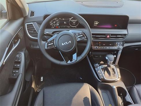 New 2026 Kia Seltos EX image 4