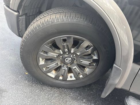 Used 2017 Nissan Titan Platinum Reserve RWD image 10