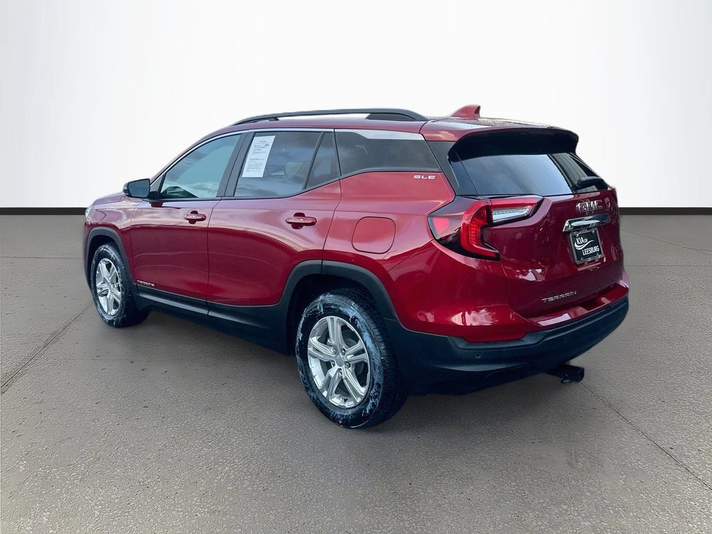 Used 2022 GMC Terrain SLE w/ Driver Convenience Package FWD image 5