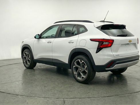 Used 2025 Chevrolet Trax LT image 6