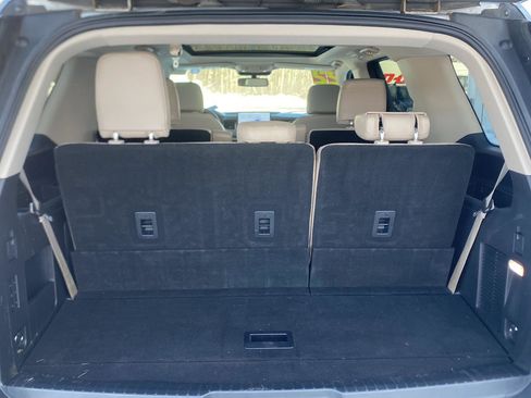 Used 2022 Ford Expedition Limited image 12