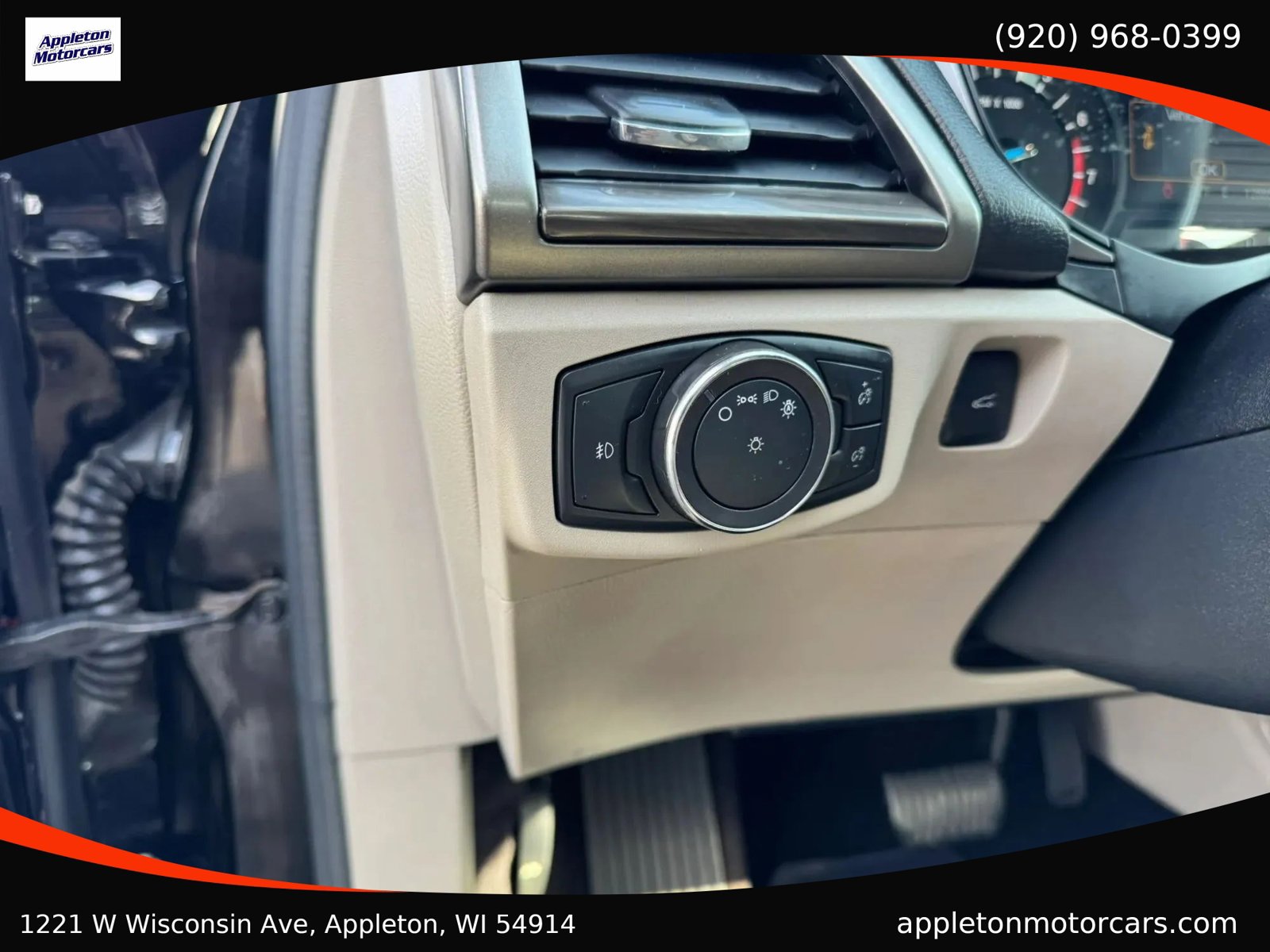 Used 2017 Ford Fusion SE AWD/4WD image 18