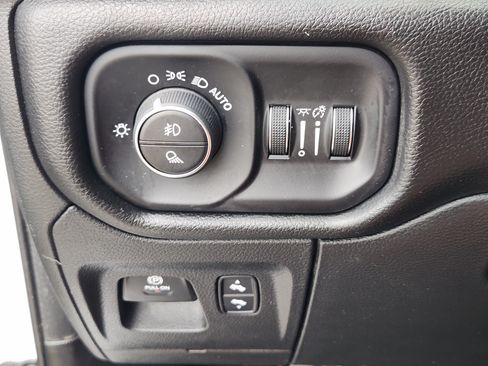 Used 2023 RAM 1500 Laramie AWD/4WD image 25