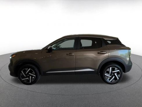 Used 2026 Nissan Kicks SV w/ Cold Weather Package FWD image 9