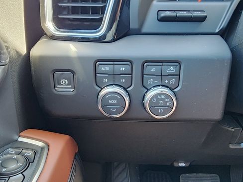 New 2026 GMC Sierra 2500 Denali Ultimate image 22