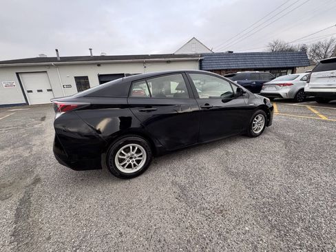 Used 2016 Toyota Prius Two image 12