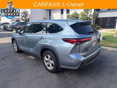 Used 2022 Toyota Highlander LE