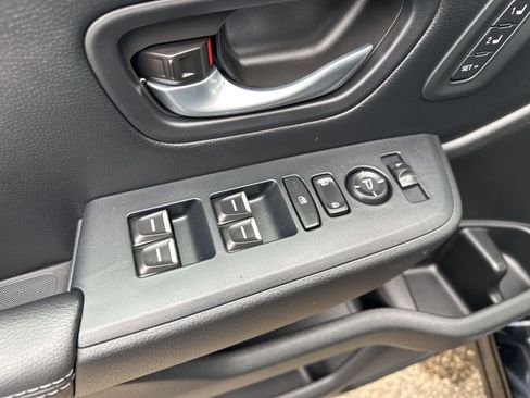 Used 2024 Honda Pilot Touring image 17