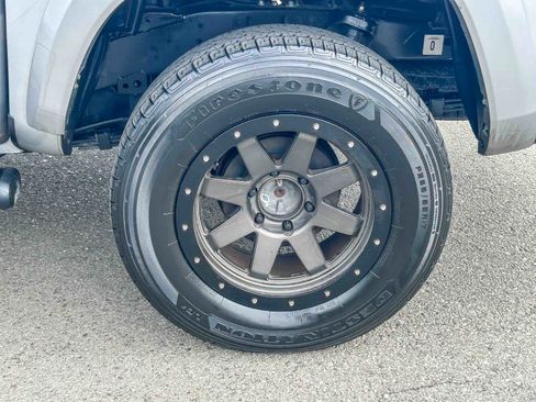 Used 2018 Toyota Tacoma TRD Sport w/ Technology Package RWD image 11