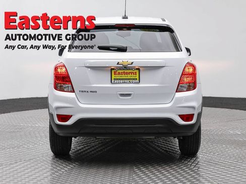 Used 2020 Chevrolet Trax LS w/ Tint and Cruise Package AWD/4WD image 6