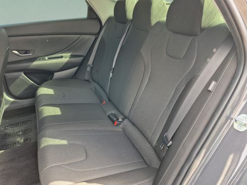 Used 2025 Hyundai Elantra SE w/ Cargo Package FWD image 16