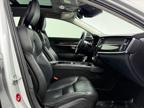 Used 2018 Volvo S90 T5 Momentum w/ Convenience Package FWD image 22