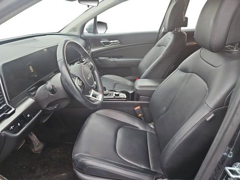 Used 2023 Kia Sportage EX image 9