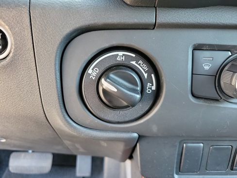 Used 2025 Nissan Frontier PRO-4X AWD/4WD image 13