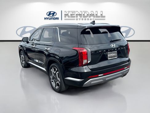 Used 2023 Hyundai Palisade Limited image 4