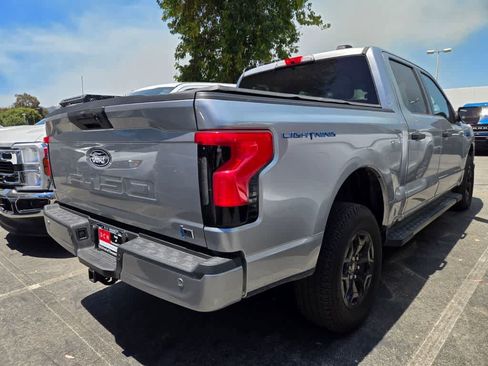 Used 2025 Ford F150 Lightning XLT AWD/4WD image 6