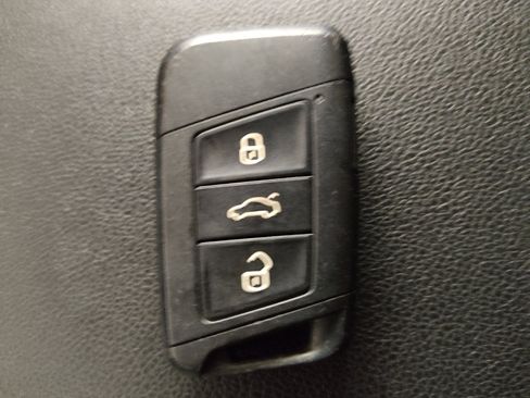 Used 2021 Volkswagen Atlas SE image 32