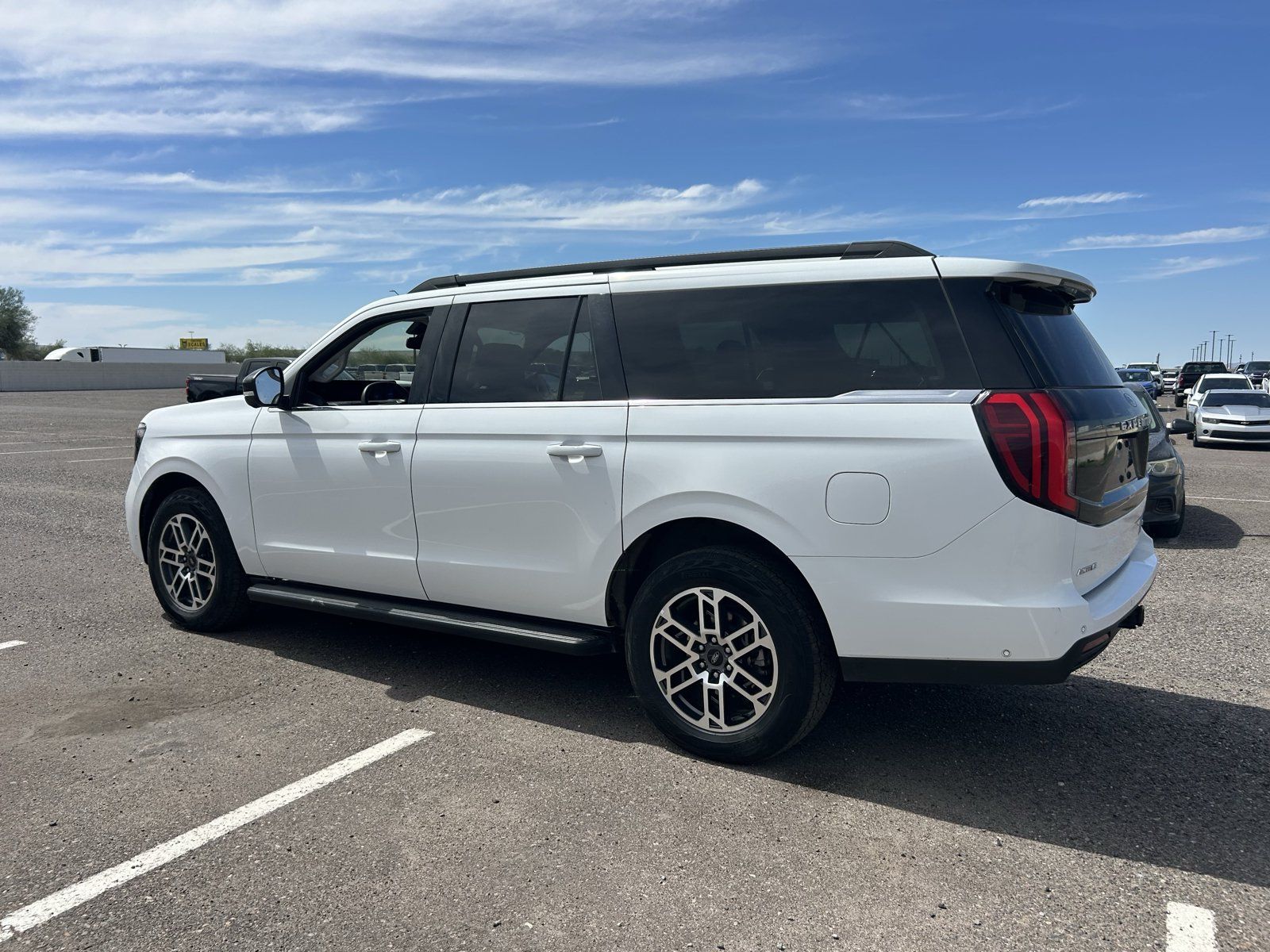 Used 2025 Ford Expedition Max Active AWD/4WD image 3