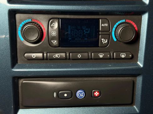 Used 2005 HUMMER H2 w/ Preferred Equipment Group AWD/4WD image 35