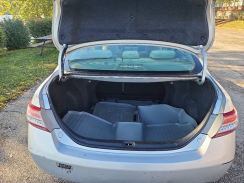 Used 2010 Toyota Camry SE image 11