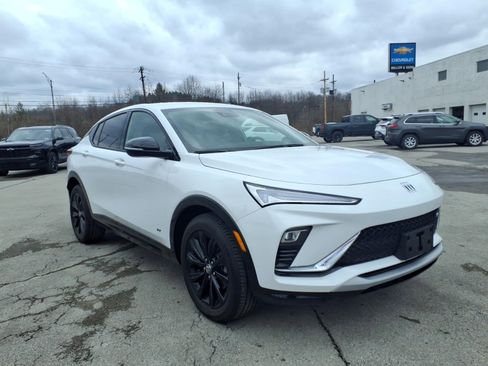 Certified 2025 Buick Envista Sport Touring image 1