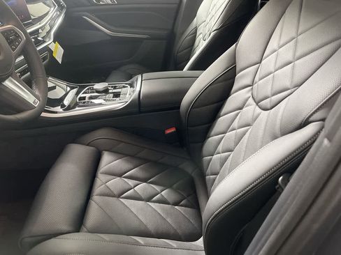 Used 2024 BMW X5 xDrive40i w/ M Sport Package image 9