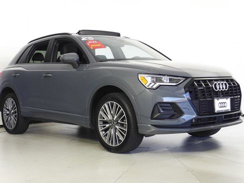 Used 2023 Audi Q3 2.0T Premium w/ Black Optic Package AWD/4WD image 4