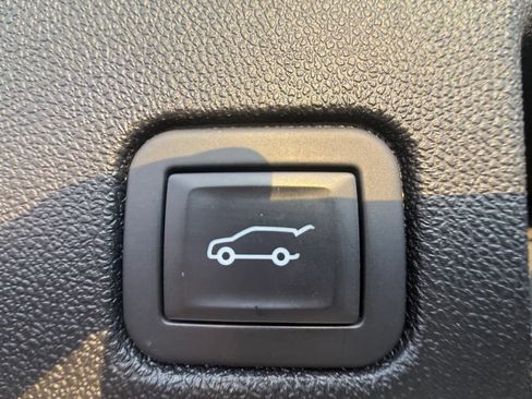 Used 2022 Chevrolet Equinox Premier image 29