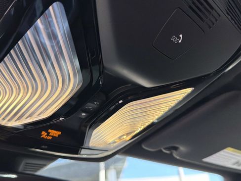 Certified 2025 BMW 330i Sedan RWD image 26