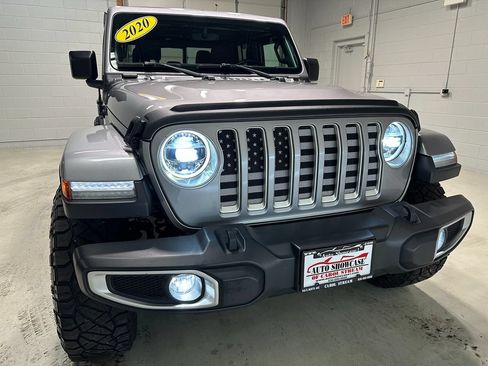 Used 2020 Jeep Gladiator Overland AWD/4WD image 3