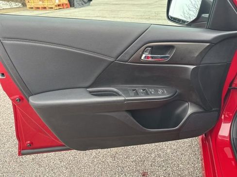Used 2016 Honda Accord Sport image 30