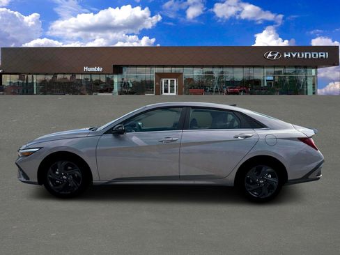 New 2026 Hyundai Elantra SEL Sport Premium FWD image 3