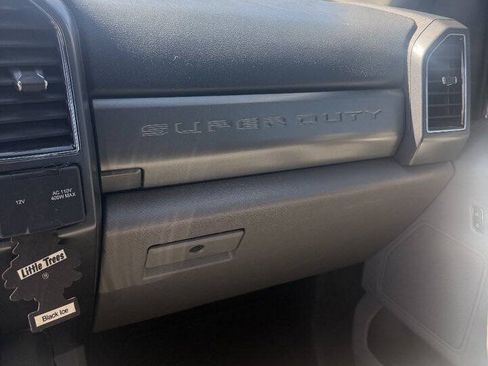 Used 2022 Ford F250 XLT w/ XLT Premium Package AWD/4WD image 11