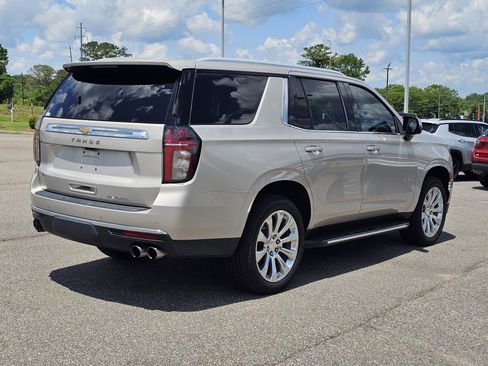 Used 2021 Chevrolet Tahoe Premier w/ Premium Package AWD/4WD image 8