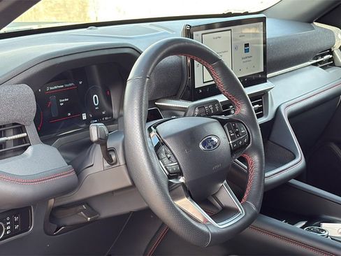 Used 2025 Ford Explorer ST-Line image 9