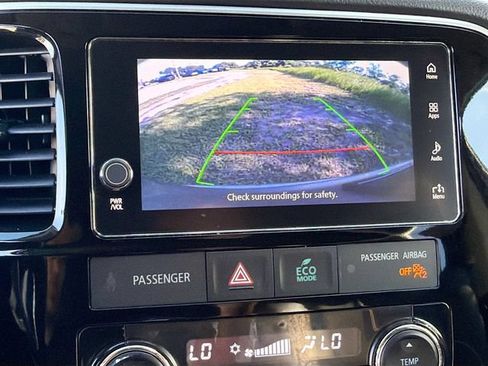 Used 2018 Mitsubishi Outlander SEL AWD/4WD image 26