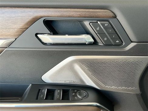 New 2026 GMC Acadia Denali Ultimate image 13