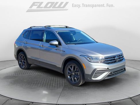 Certified 2023 Volkswagen Tiguan SE w/ Panoramic Sunroof Package image 1
