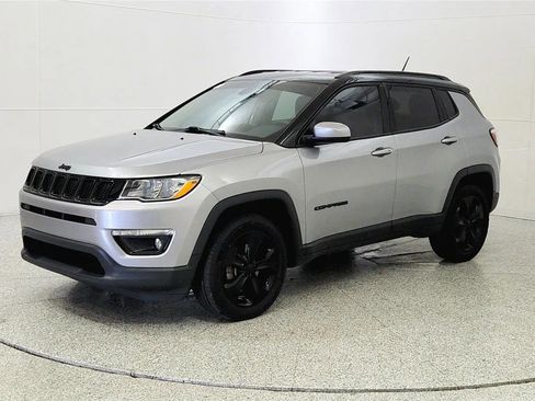 Used 2018 Jeep Compass Latitude AWD/4WD image 3